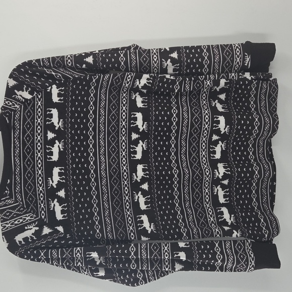 Cuddl Duds Black and White Velour Pajamas - Picture 8 of 16